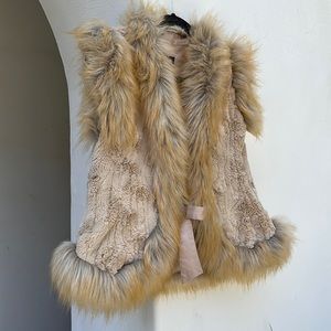Bebe faux fur vest. M like new